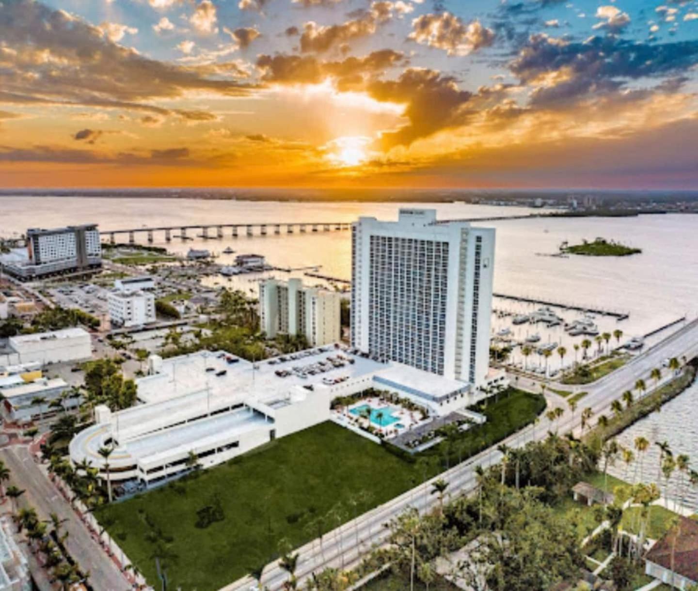 Stunning Water View Suite Fort Myers Exterior foto